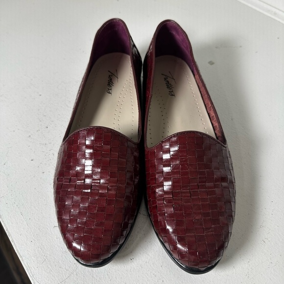 Trotters Women’s 8.5W Burgundy Woven Leather Loafers Comfort Slip-On Flats - Picture 3 of 8